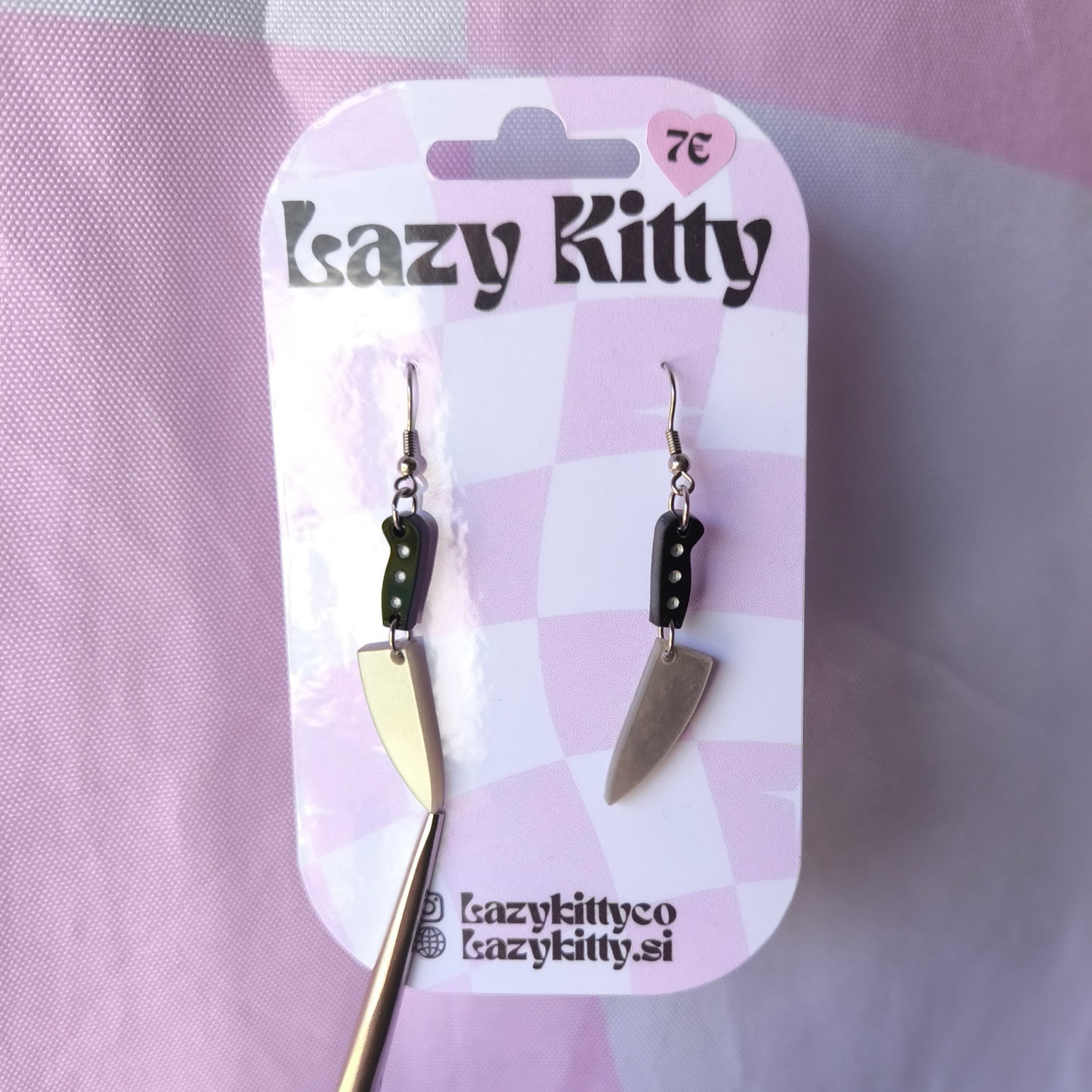Hanging Knives